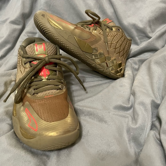 MELO Golden Childs Size 6.5 basketball shoes - Picture 1 of 8